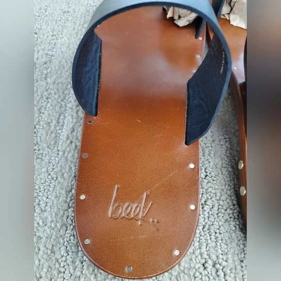 Beek FINCH Toe Ring Sandals - Picture 6 of 8